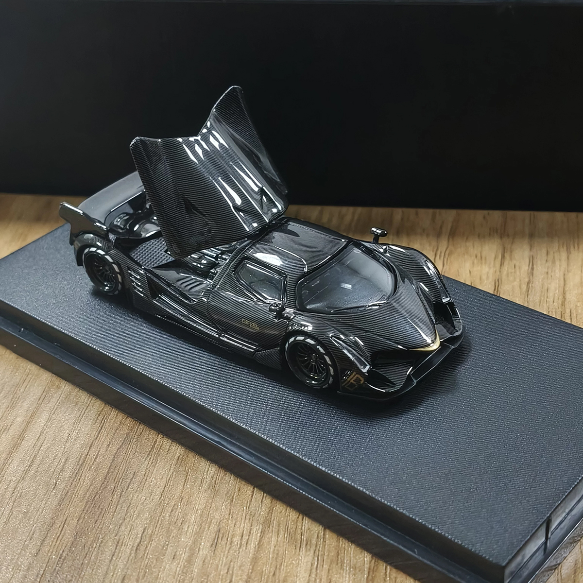 LMF Model 1:64 Devel 16 Hyperc - مراجعة Die Cast Car 1 64 وسعره