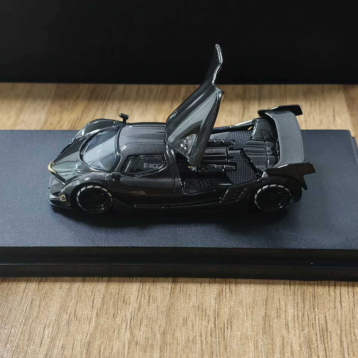 LMF Model 1:64 Devel 16 Hyperc - مراجعة Die Cast Car 1 64 وسعره