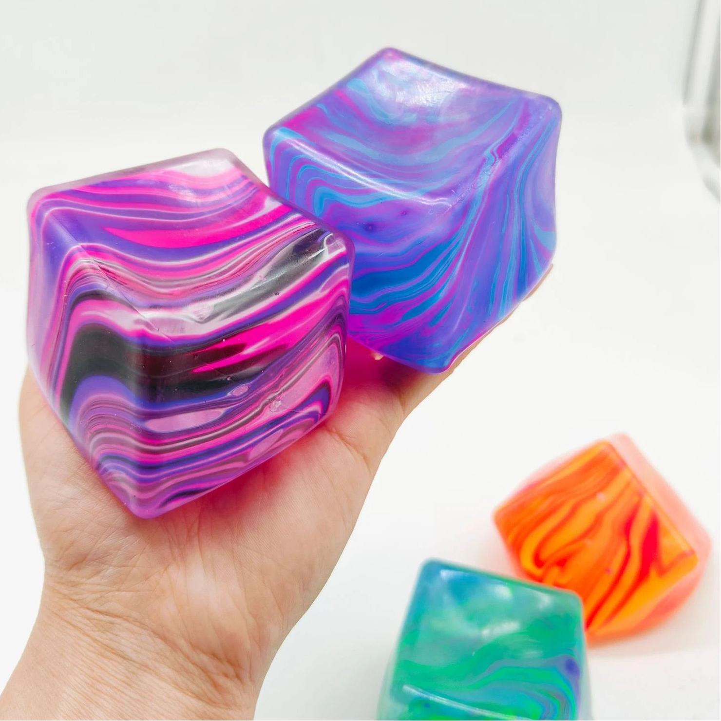 Needoh Soft and Glutinous Sens - مراجعة Fidget Cube Original وسعره