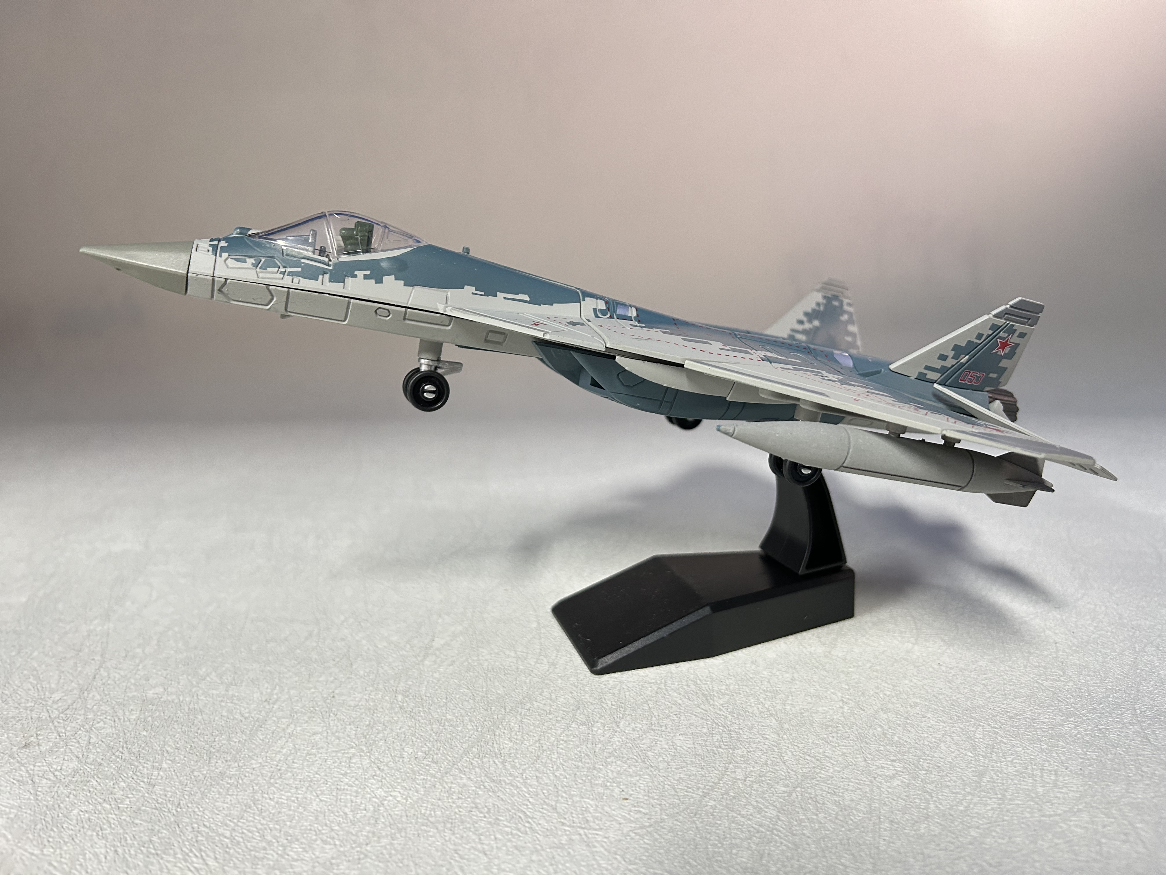 Aircraft Model Toy 1/72 Scale  - مراجعة Model Airplane Plastic وسعره